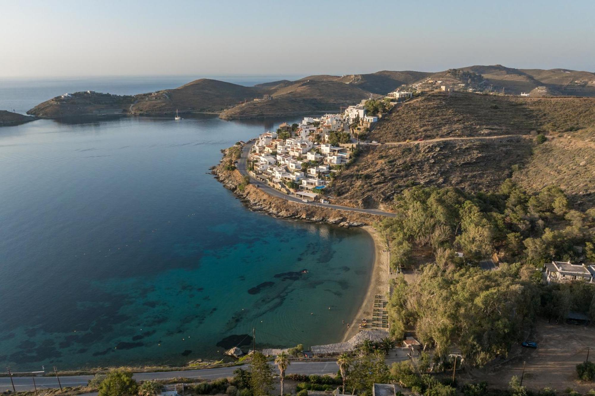 Okeanos Hotel Vourkari Exterior photo