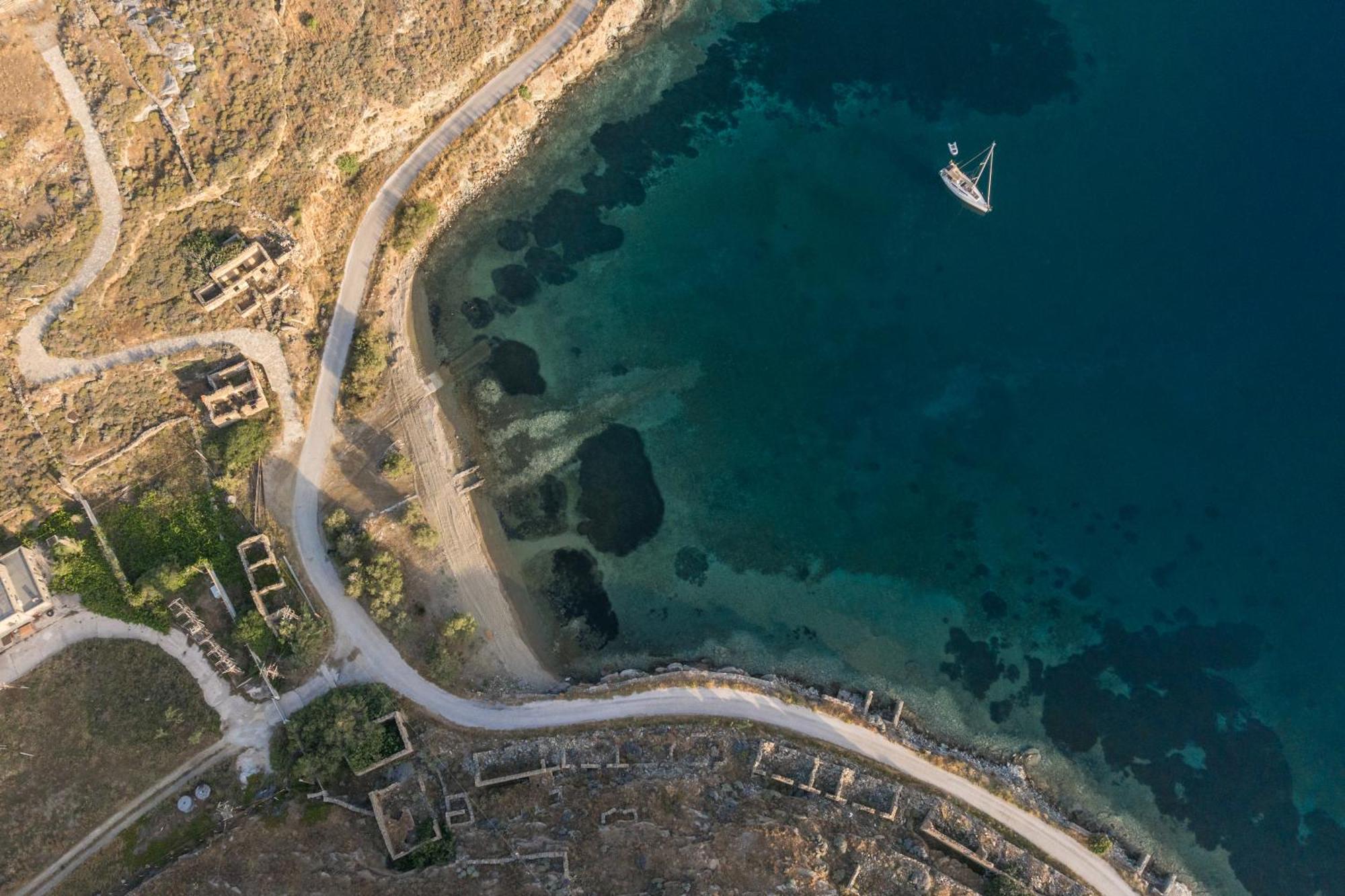 Okeanos Hotel Vourkari Exterior photo